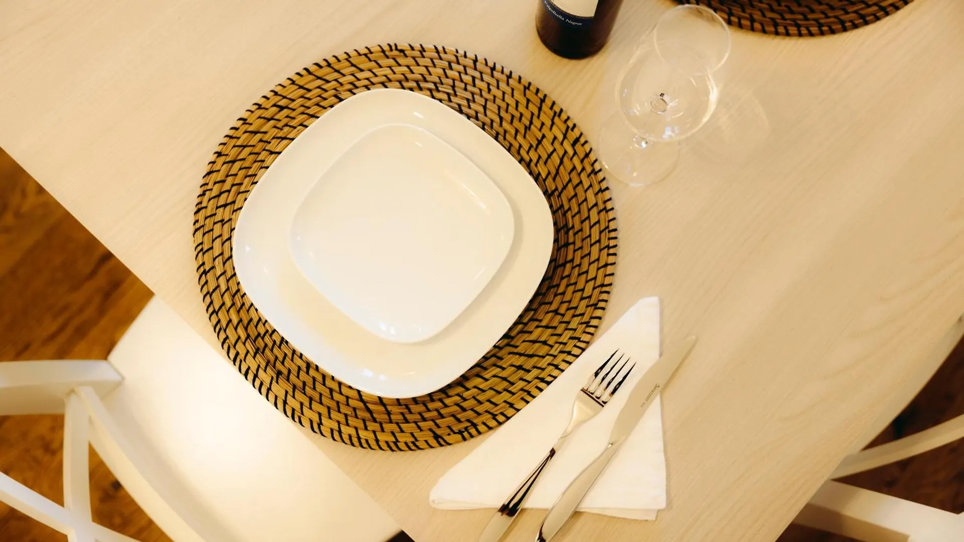 Eap Suites, Verona